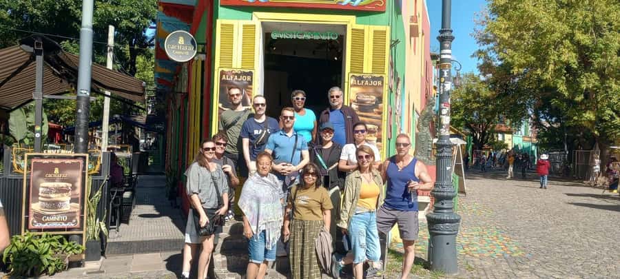5hs Small Group City Tour of Buenos Aires with Street Food - Plaza de Mayo and the city’s political center