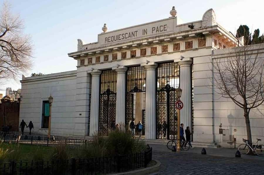 5hs Small Group City Tour of Buenos Aires with Street Food - San Telmo and the older Buenos Aires