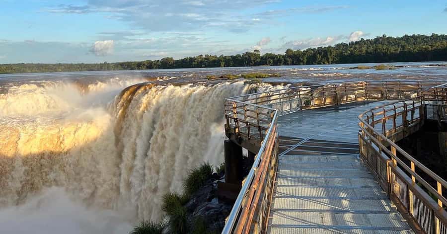 Argentinian Falls Tour + Optional Boat Ride (Private) - Guides Who Adapt to Your Pace