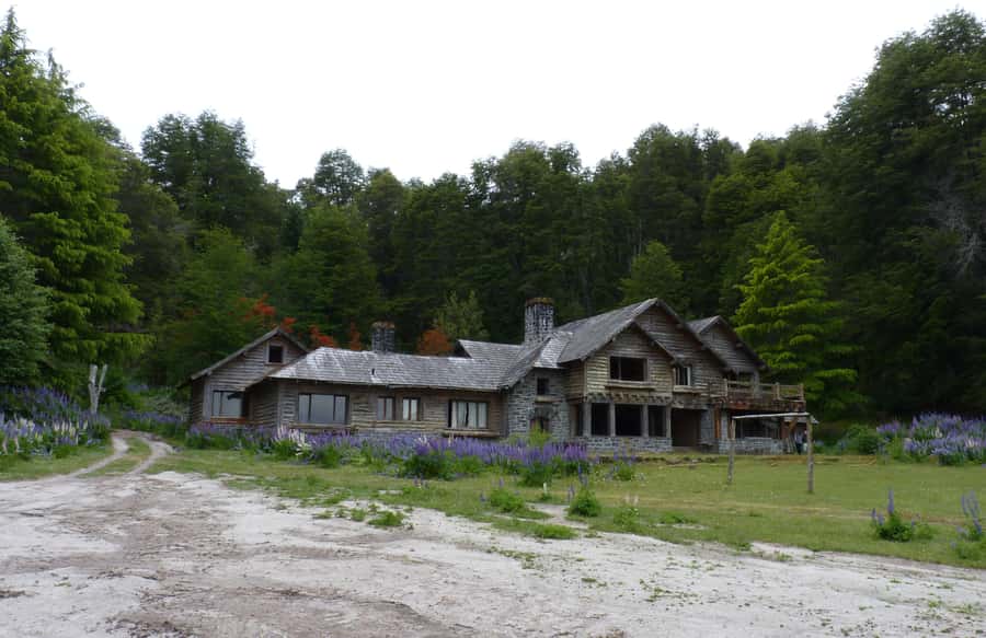 Bariloche: German Immigration and History Walking Tour - The German School and Belgrano Square
