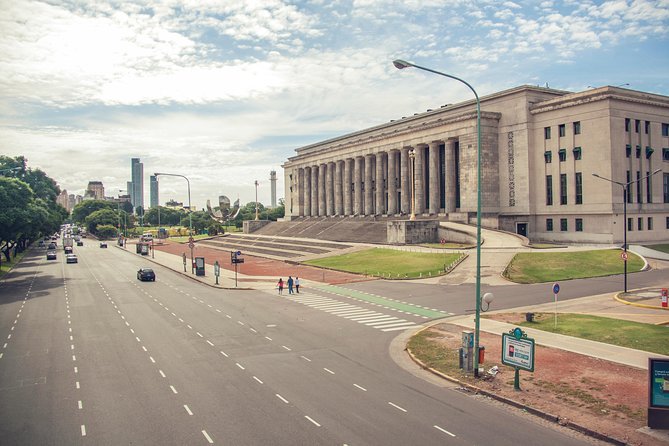 Buenos Aires Bike Tour: North Districts, Recoleta and Palermo - Recoleta, Floralis Generica, and grand avenues