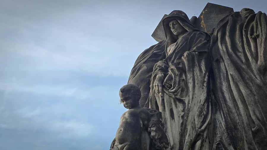 Buenos Aires: Chacarita, The Largest Cemetery In Argentina - Carlos Gardel, the voice of tango