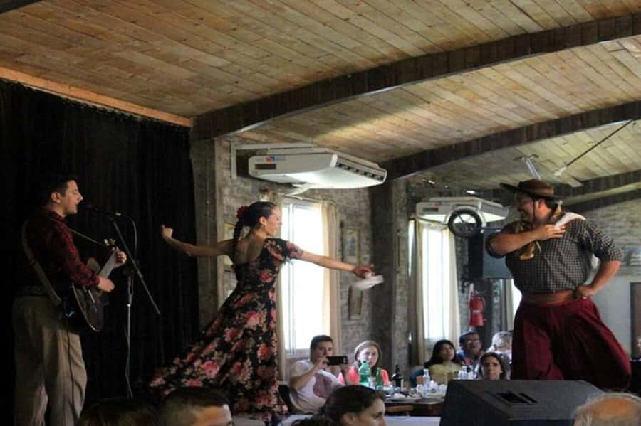Buenos Aires: Don Silvano Ranch Gaucho Day Trip - Folk music, dancing, and a little audience participation