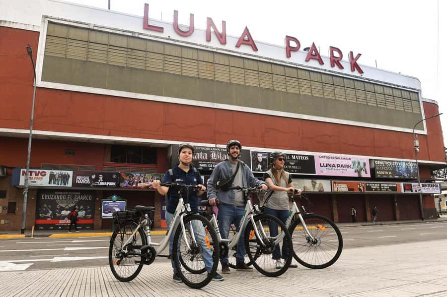 Buenos Aires: E-Bike Tour in the North Circuit of Buenos Aires - Palermo’s Planetarium and the open park areas