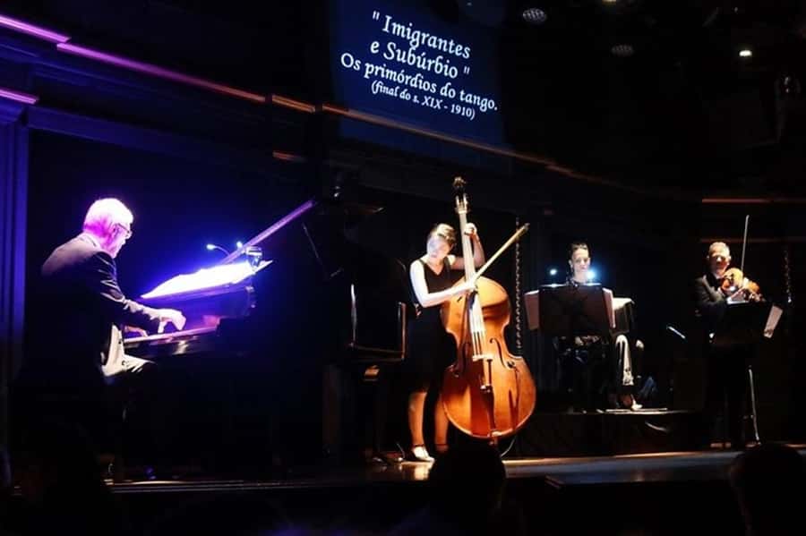 Buenos Aires: El Querandí Tango Show with Optional Dinner - Watching the history of tango through dance