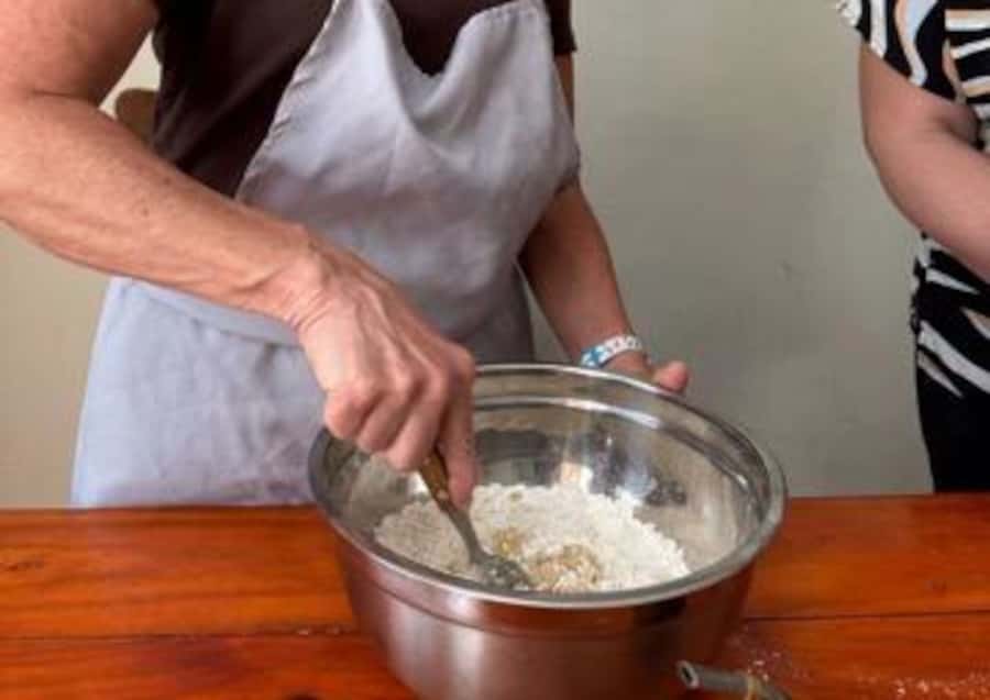 Buenos Aires: Empanadas and Alfajores Guided Cooking Class - A Buenos Aires Kitchen Instead of a Cooking Studio
