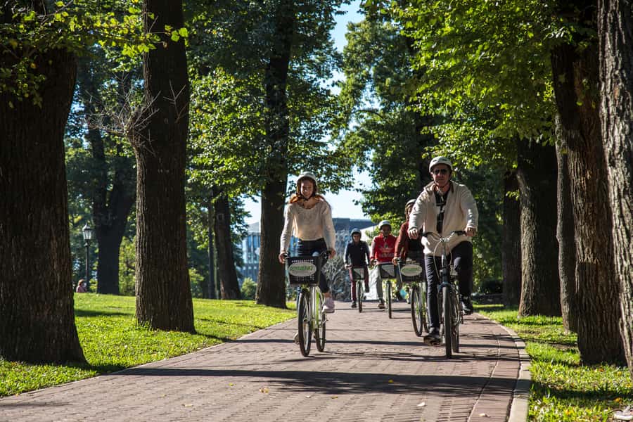 Buenos Aires: Full Day Bike Tour with Lunch - Why cycling works well in sprawling Buenos Aires