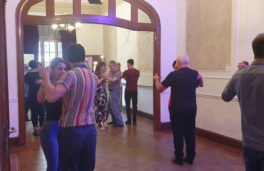 Buenos Aires: Group tango class with mate and snacks - Why Almagro adds something to the afternoon