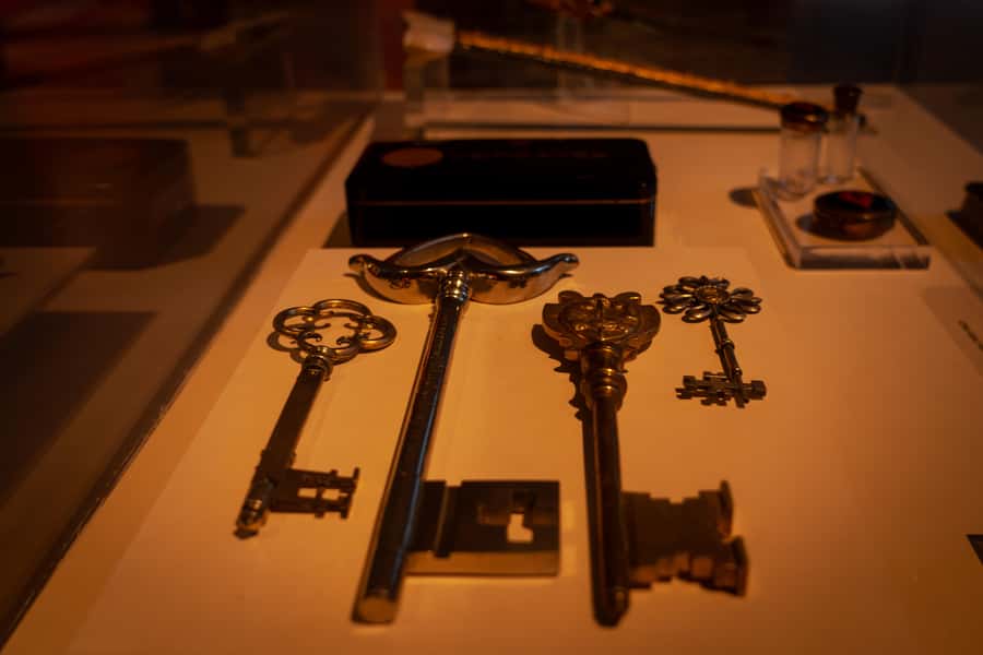 Buenos Aires: Historic Buenos Aires Landmarks & Icons Tour - The Bicentennial Museum and presidential relics