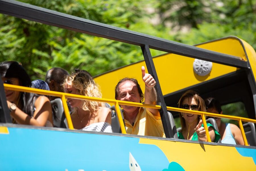 Buenos Aires Hop-On Hop-Off Bus and Exclusive Benefits - Recoleta, Palermo, and the greener side of the city