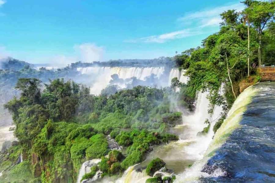 Buenos Aires: Iguazu Falls Private Tour with Flights - Flying from Buenos Aires to the falls