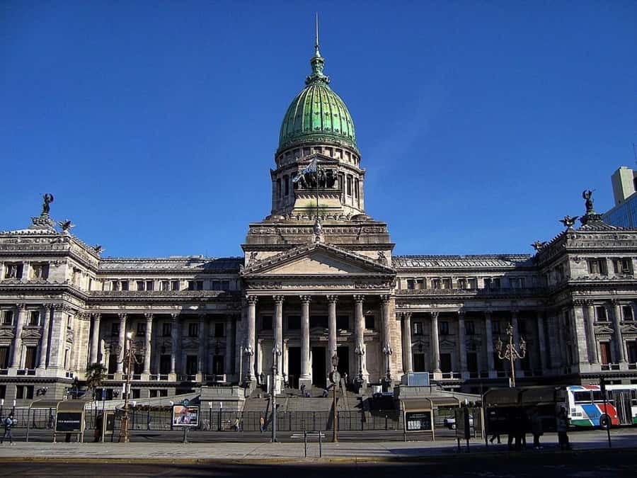Buenos Aires: Panoramic Bus Tour - Retiro, a gateway for immigrants and modern city life