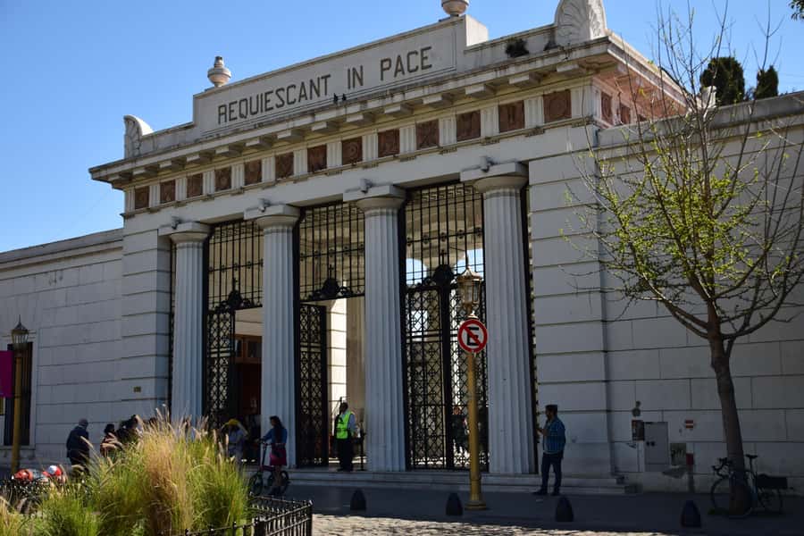Buenos Aires: Private City Tour by Car with Hotel or Pickup - Plaza de Mayo and the Casa Rosada