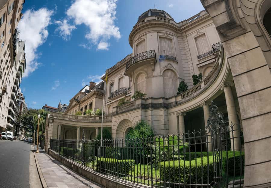 Buenos Aires: Recoleta and Retiro Tip Based Walking Tour - What the $1 price really means