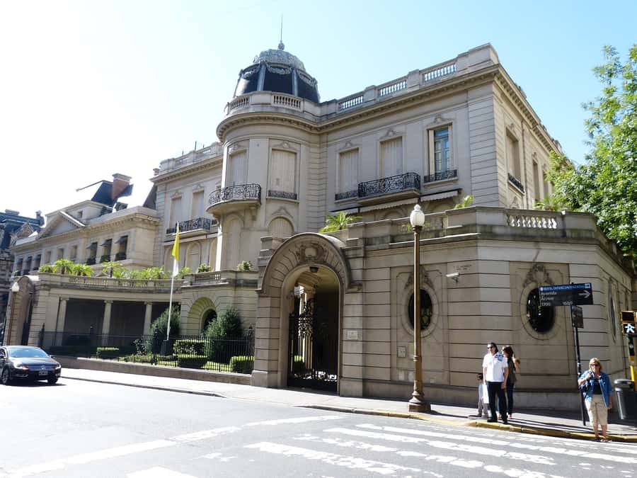 Buenos Aires: Recoleta Neighborhood Walking Tour - Palais de Glace and the Belle Époque streets