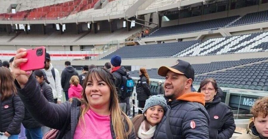 Buenos Aires: River Plate and Boca Juniors Museum Tour - Crossing the city to River Plate in Núñez