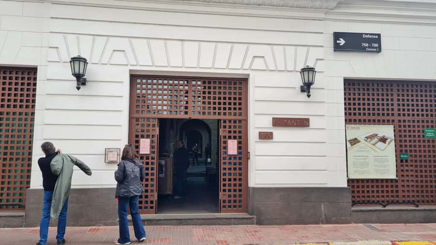Buenos Aires: San Telmo, History, Bars, and Tango! - A former women’s prison and San Telmo’s less polished side