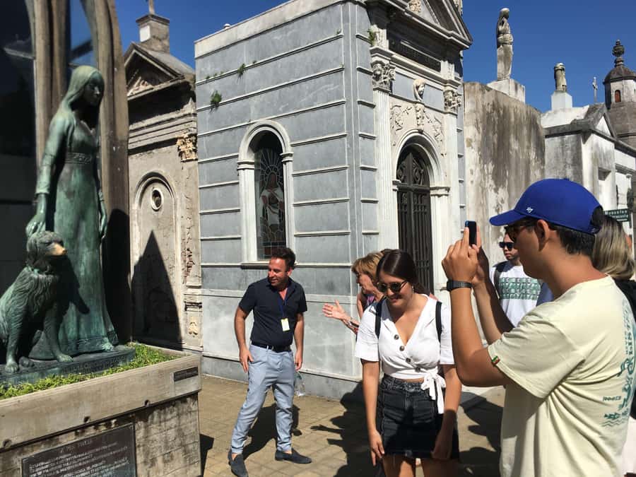 Buenos Aires:Small Group Tour AM & Sunset Open Bar Cruise PM - A morning route through Buenos Aires highlights