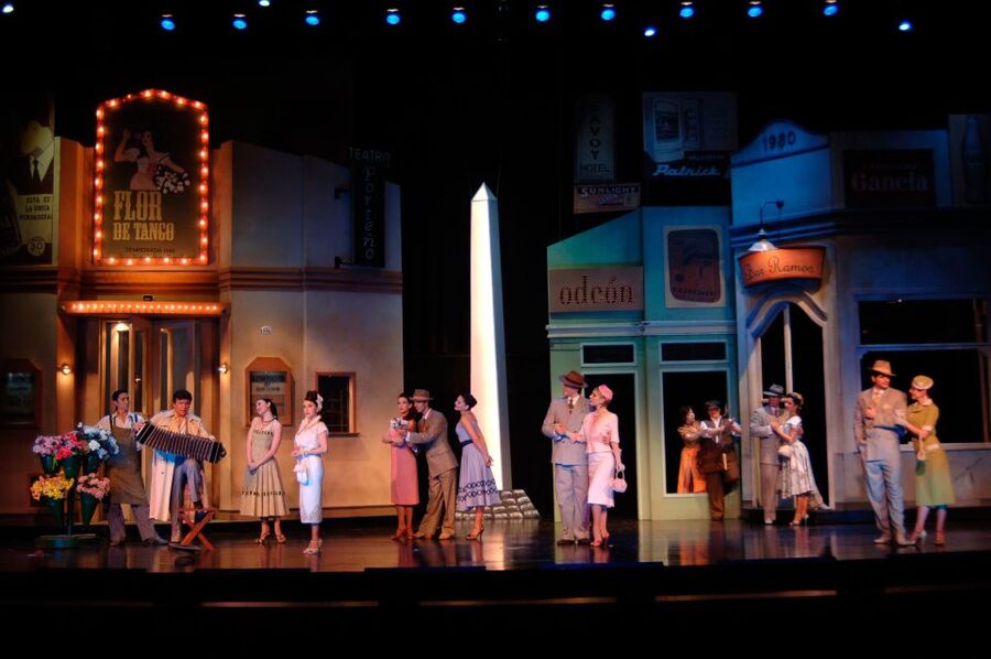 Buenos Aires Tango Porteño Show with optional Dinner - The stage show and its 1940s focus
