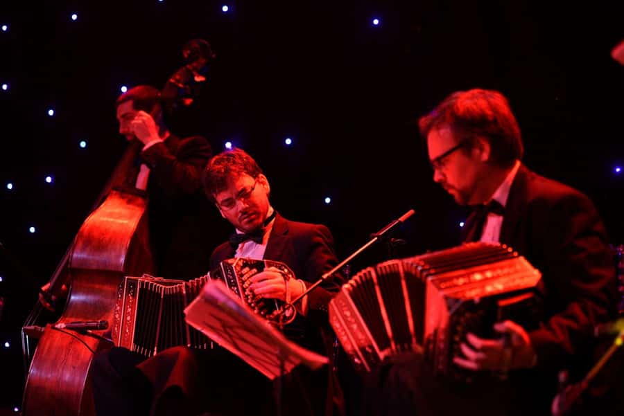 Buenos Aires: Tango Show at El Viejo Almacen - Los Lamas add an Argentine folk element