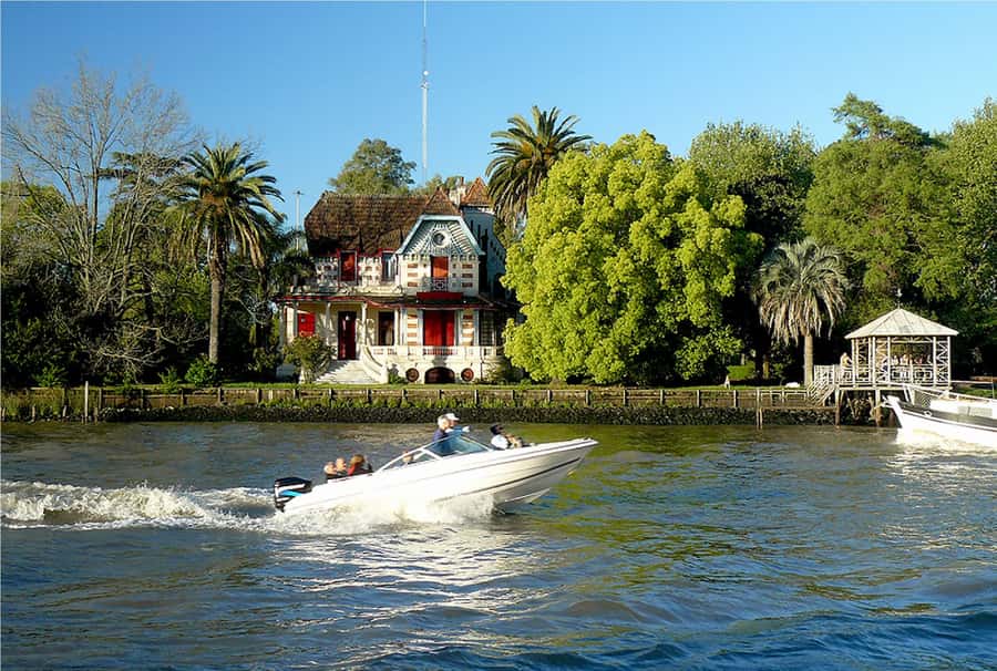 Buenos Aires: Tigre Premium with Boat Ride - San Isidro Cathedral and the northern suburbs