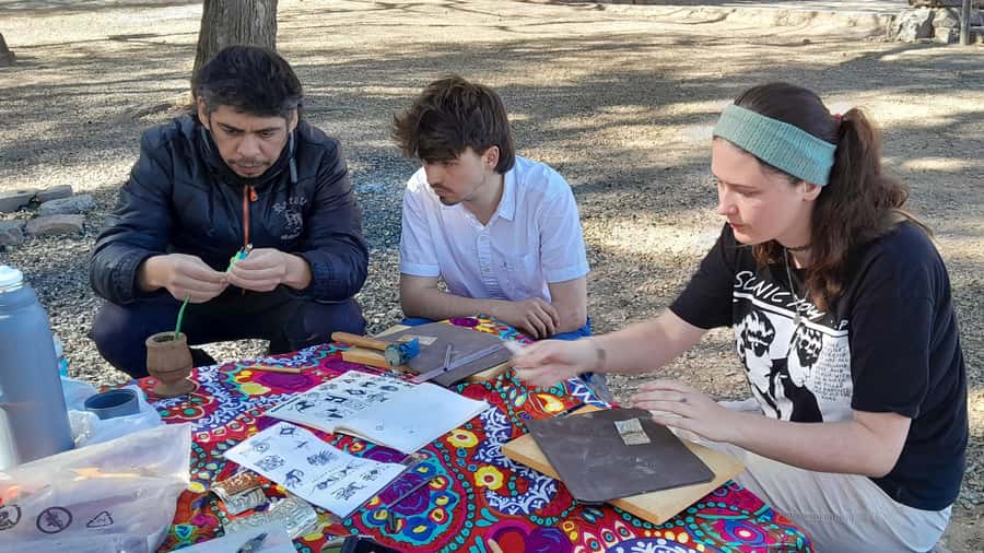 City of Salta: Alpaca and leather handicraft workshop in the open air! - Making a Salta souvenir by hand