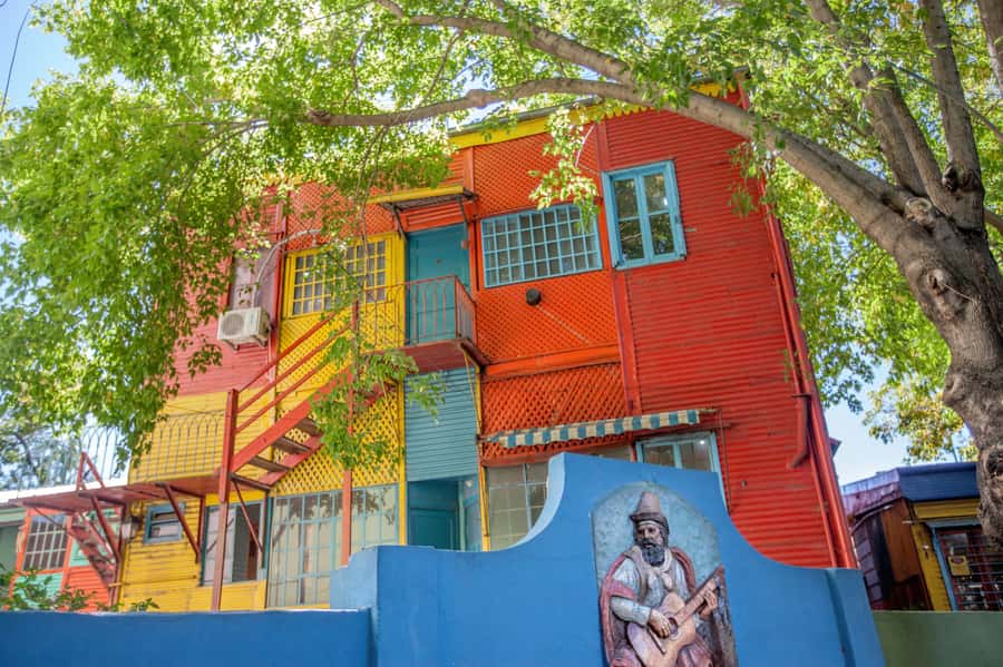 Classic City Tour of Buenos Aires: Neighborhoods and Emblems - Spanish commentary and English help