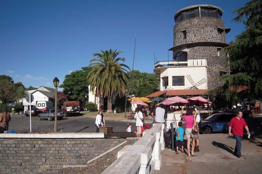 Colonia del Sacramento: Small-Group Day Trip - The Basilica and Colonia’s Main Square