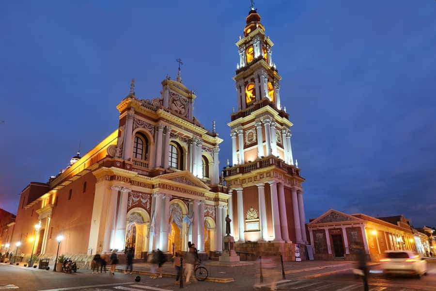 Discover Salta and enjoy the city with a photojournalist - Why this Salta walk feels different