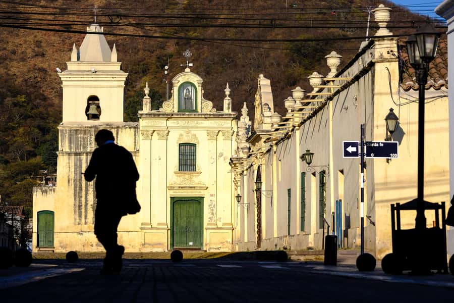 Discover Salta and enjoy the city with a photojournalist - 9 de Julio Square and the city center