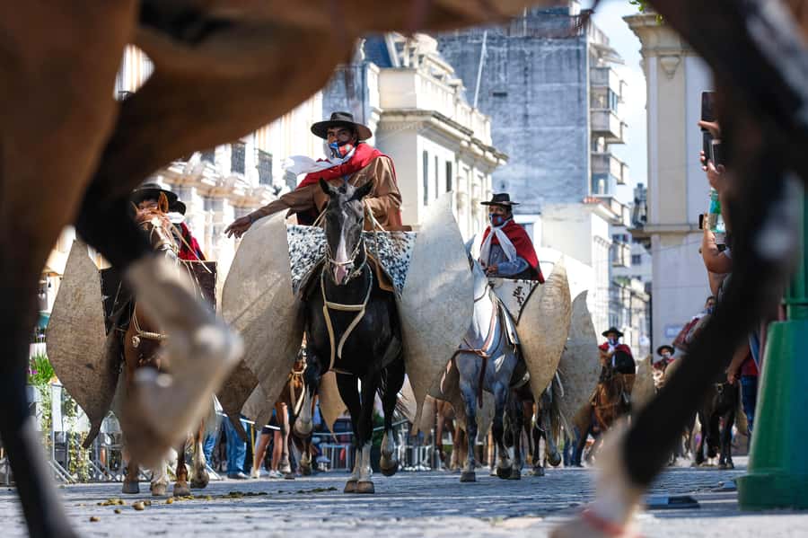 Discover Salta and enjoy the city with a photojournalist - American Cultural Center and the Provincial Theater area