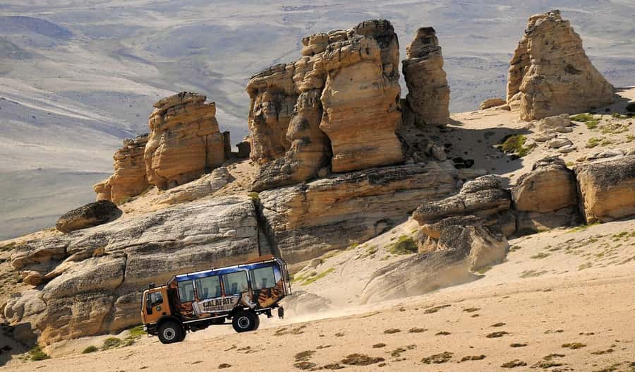 El Calafate: 4WD Adventure with Optional Hike or Zipline - Finishing at Estancia Huyliche