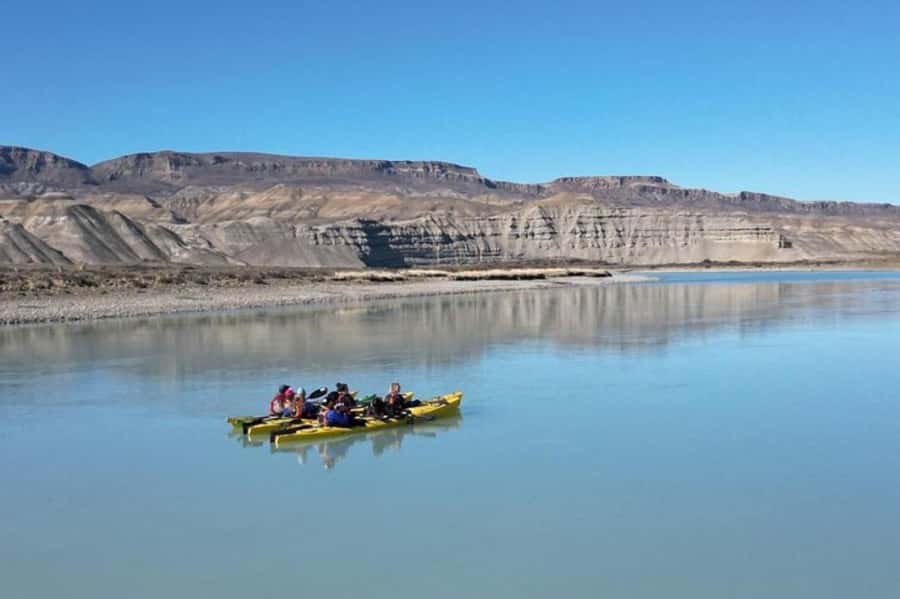 El Calafate: Kayak and Hike La Leona River Tour - From El Calafate to the open steppe