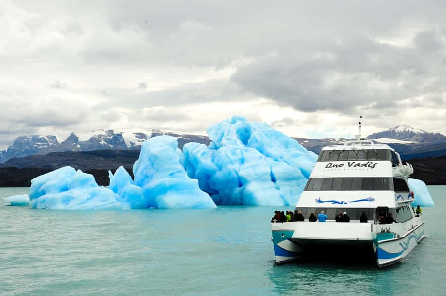 El Calafate: Lake Argentino Upsala Channel Glaciers Cruise - The Spegazzini Channel and its hanging glaciers