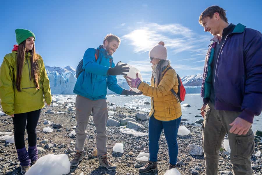 El Calafate: "Perito Moreno Glacier with the Tour - Blue Safari". - About two hours on the glacier walkways