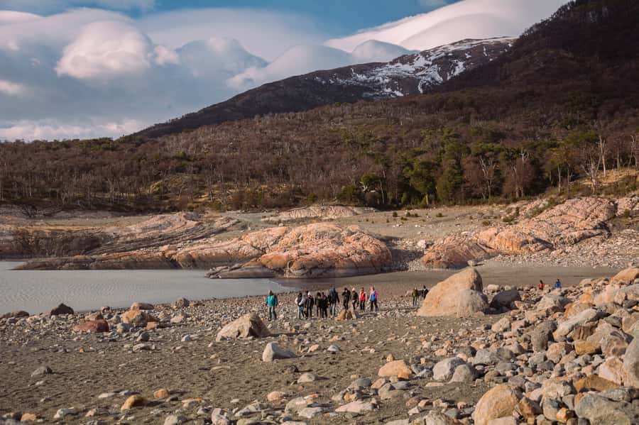 El Calafate: Safari Azul Los Glaciares Trekking Tour - Clothing and preparation for a cold park day