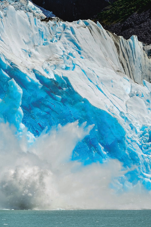 El Calafate: Spegazzini and Upsala Glaciers Boat Tour - The long-distance view of Upsala Glacier