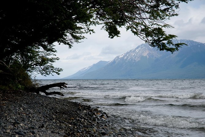 Escondido and Fagnano Conventional Lakes - Siberianos de Fuego: a winter-center pause