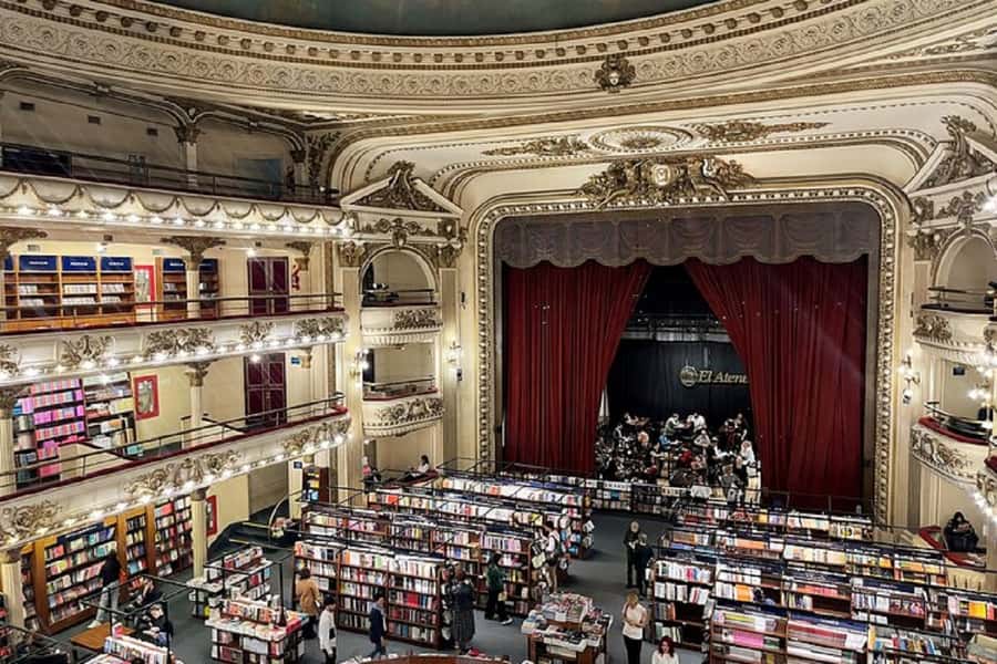 Exclusive Full-Day Private Tour in Buenos Aires - San Telmo, old streets and local character