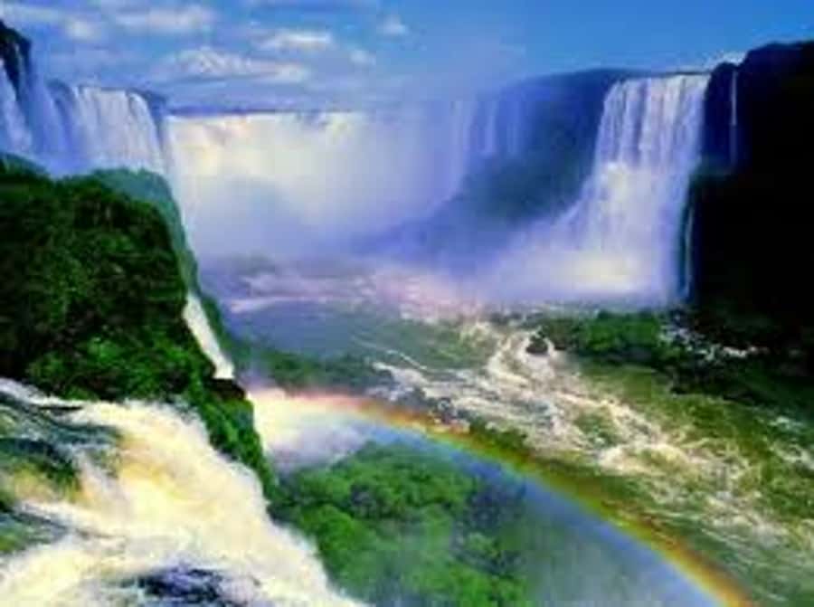 Explore Iguazu Falls in Brazil: An Unforgettable Experience - Crossing the border from Argentina into Brazil