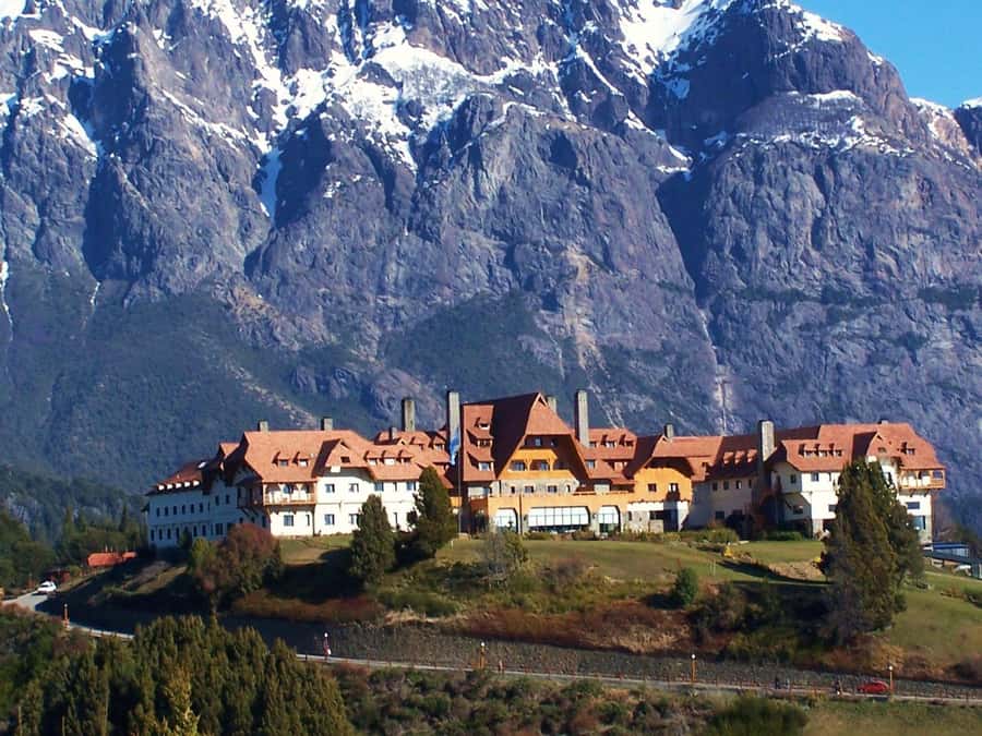 From Bariloche: Half-Day Circuito Chico Sightseeing Tour - Guide quality and the one booking warning