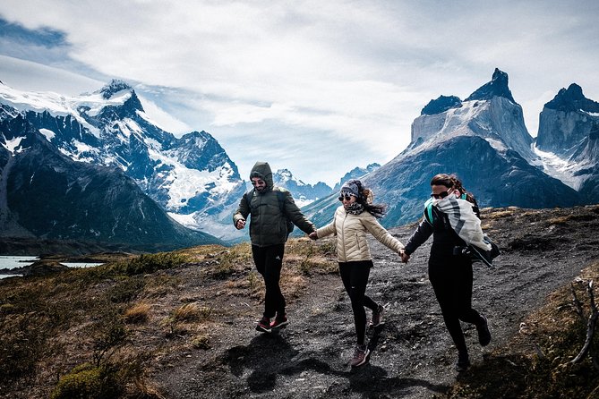 From El Calafate: Full-Day Tour to Torres del Paine - The 6:30 AM start and the road to Chile