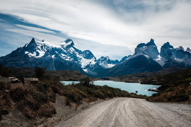 From El Calafate: Full-Day Tour to Torres del Paine - Guides, languages, and the value of expert help