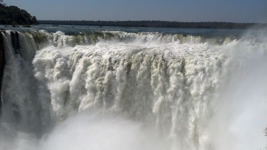 From Foz do Iguaçu: Iguazú Falls Boat Ride Argentina - Transport, group size, and guide quality