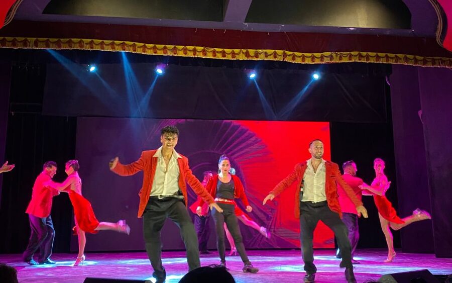 From Foz do Iguaçu: Madero Tango with dinner - Border documents and the return to Brazil