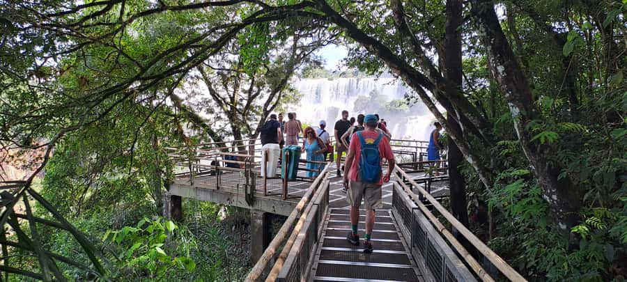From Foz do Iguaçu: Tour to Argentinian Falls - Who should book this experience?