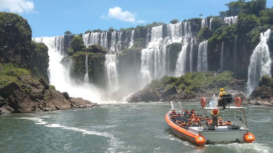 From Puerto Iguazu: Argentinian Iguazu Falls with Boat Ride - The walk down to Puerto Macuco