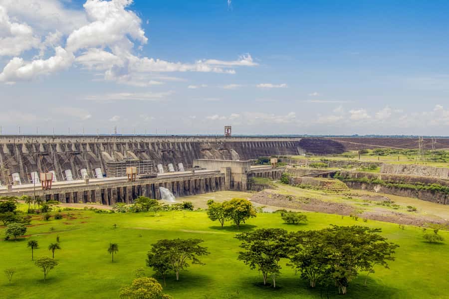From Puerto Iguazu: Itaipu Dam Tour with Entrance Ticket - Why Itaipu Dam makes a strong day trip from Puerto Iguazú