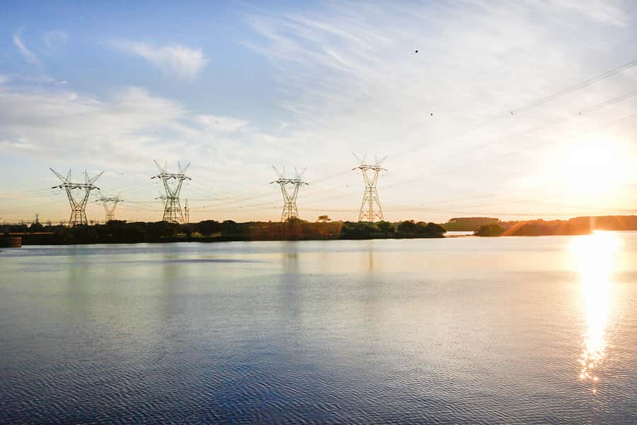 From Puerto Iguazu: Itaipu Dam Tour with Entrance Ticket - Who will enjoy this Itaipu visit most?