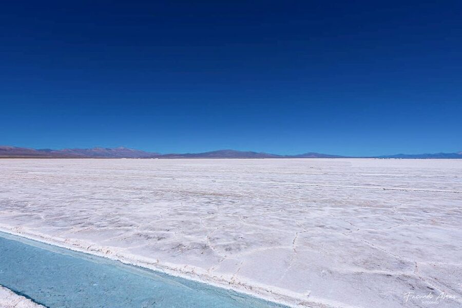 From Salta: 2 Day Guided Trip to Cafayate & Salinas Grandes - Garganta del Diablo and the red rock country